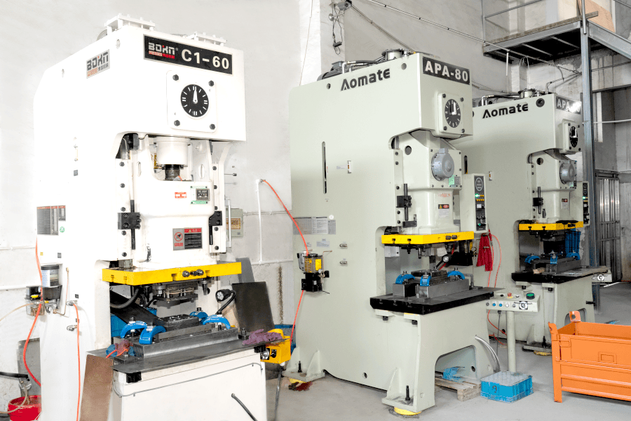 Yksittäinen lyöntipuristus